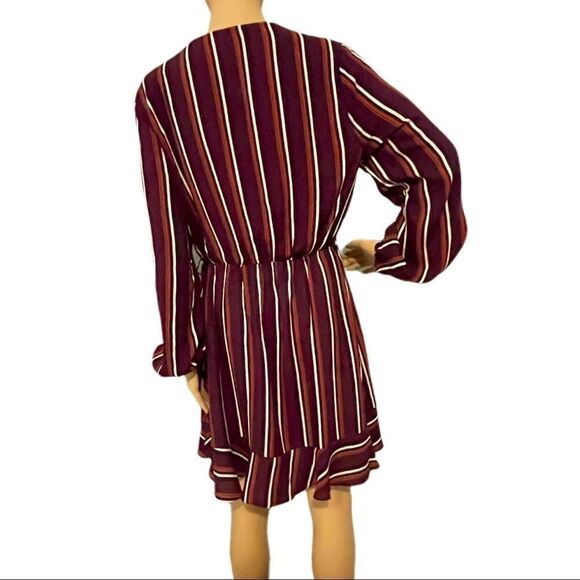 Xhilaration Mock Wrap Dress - Picture 11 of 14